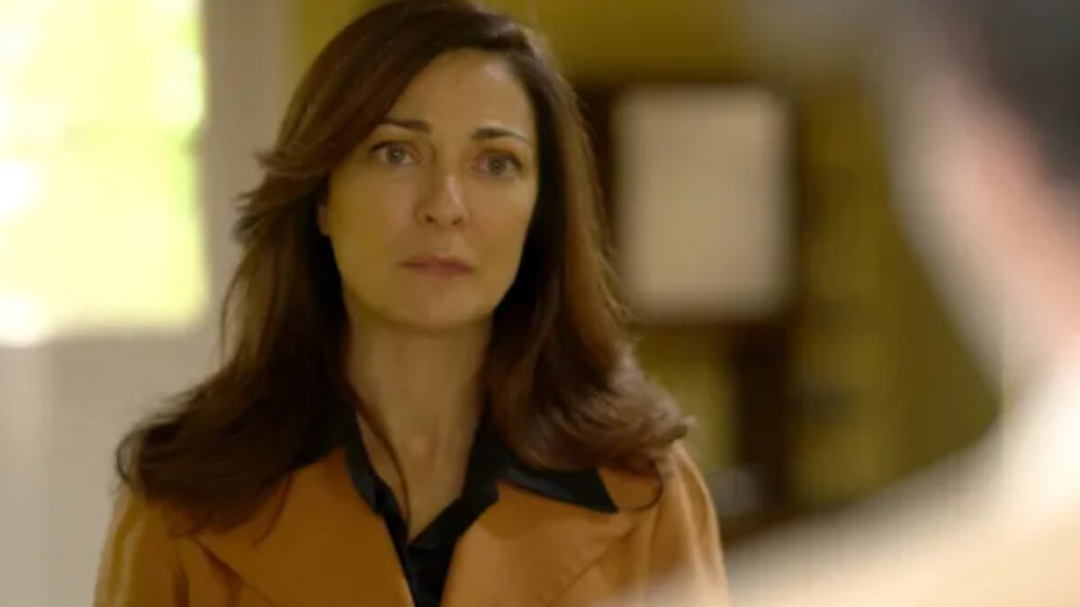 Ηλέκτρα: Τους εγκαταλείπει όλους και εξαφανίζεται