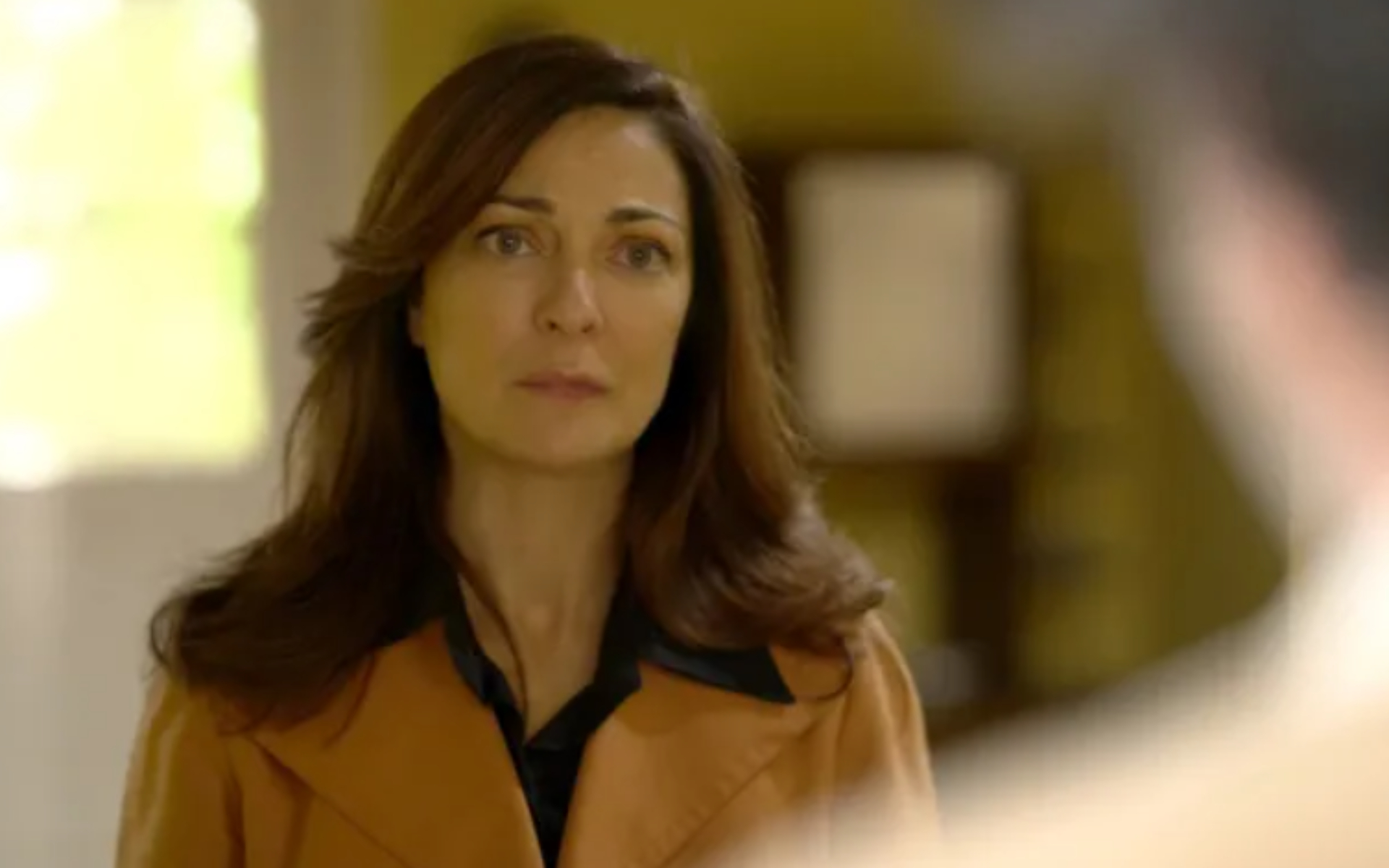 Ηλέκτρα: Τους εγκαταλείπει όλους και εξαφανίζεται