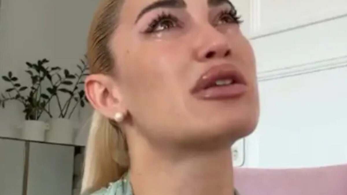 Ιωάννα Τούνη: Με δάκρυα στα μάτια μετά τη σύλληψή της απαντά για όλα- «Οδηγήθηκα στο Τμήμα γιατί μίλησα» (βίντεο)