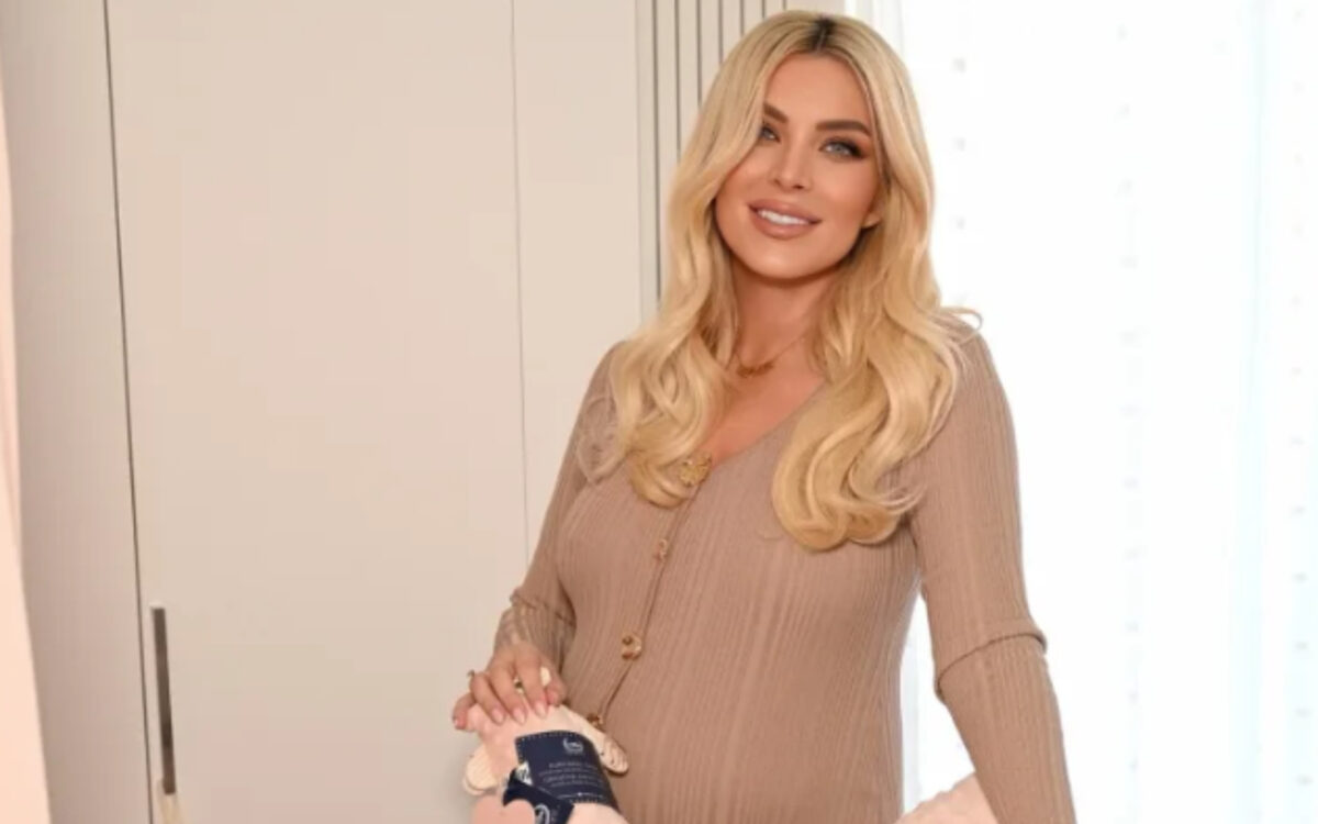 Κατερίνα Καινούργιου: Η κορούλα της έγινε δύο εβδομάδων και το γιόρτασε με μία τρυφερή ανάρτηση