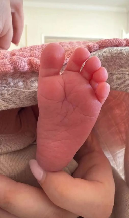 Κατερίνα Καινούργιου: Η πρώτη φωτογραφία της νεογέννητης κόρης της είναι ό,τι πιο γλυκό θα δεις σήμερα