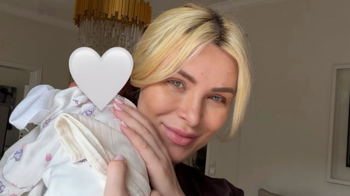 Κατερίνα Καινούργιου: Το συμβολικό και υπέροχο δώρο που έκανε ο αδερφός του Παναγιώτη Κουτσουμπή στη κόρη τους