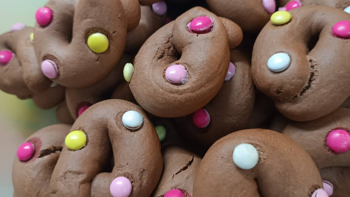 Κουλουράκια με ελαιόλαδο και κακάο για το σχολείο