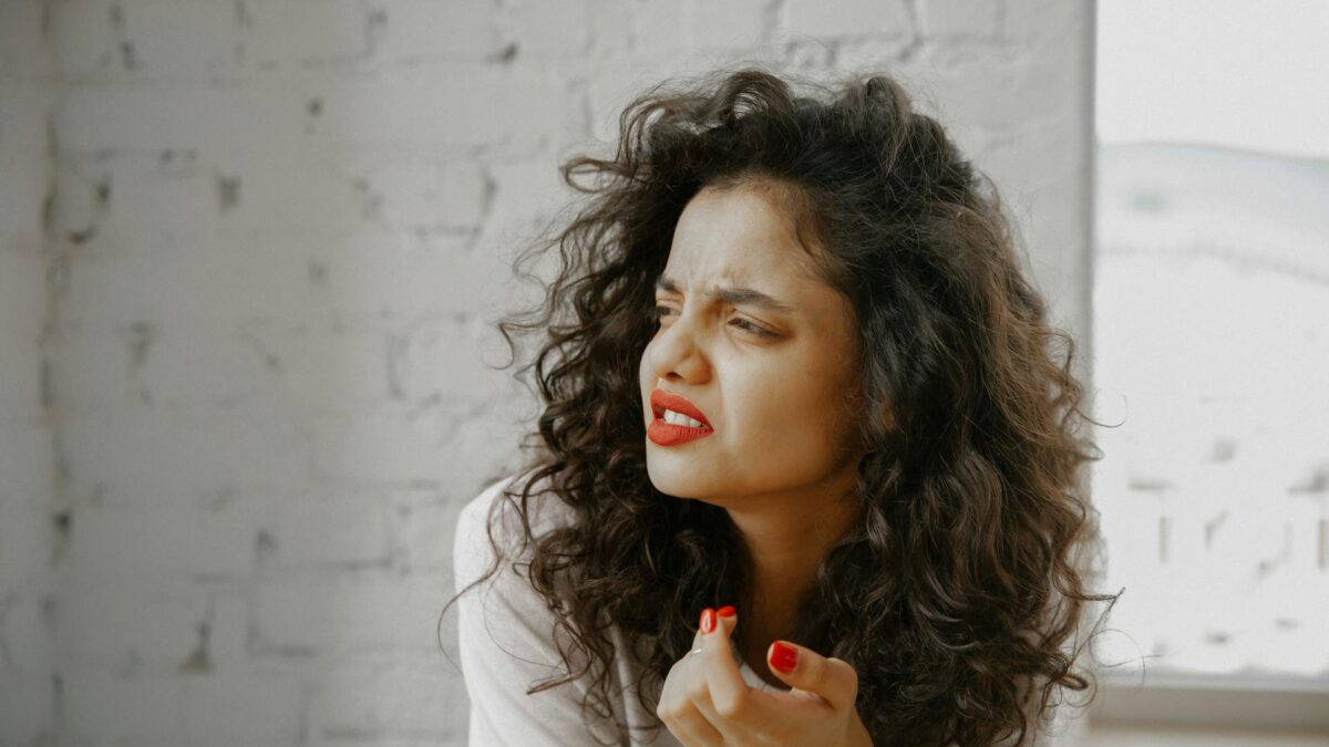 Η κουνιάδα μου με ζηλεύει και με αντιγράφει σε όλα- Κουράστηκα να είναι σα διδυμάκι μου