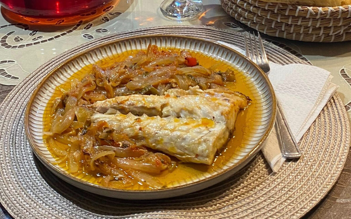 Λαυράκι πλακί για την Κυριακή των Βαΐων