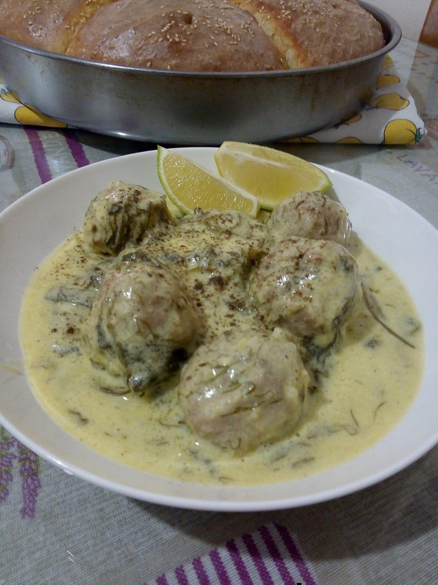 Μαμαδίστικα γιουβαρλάκια φρικασέ της γιαγιάς