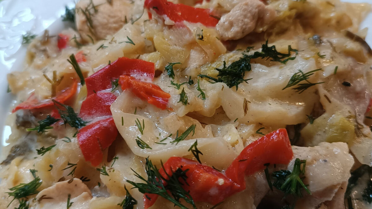 Μαμαδίστικο κοτόπουλο με πράσο και λάχανο για το Κυριακάτικο τραπέζι