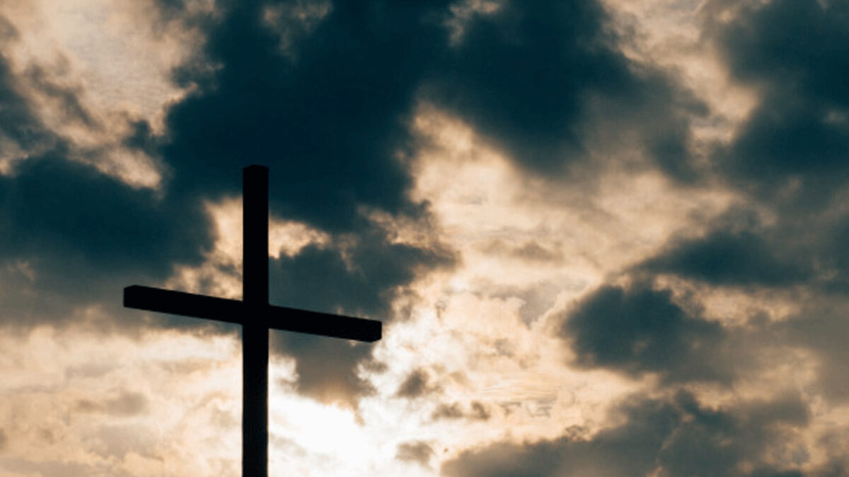 Μεγάλη Πέμπτη: Τα έθιμα και οι παραδόσεις της ημέρας- Γιατί πρέπει να ετοιμάσετε αλάτι και να κάνετε μπάνιο το πρωί;