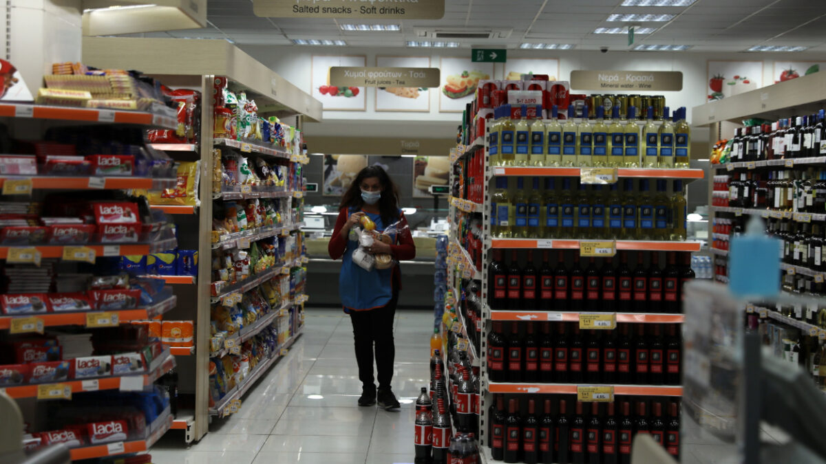 Μεγάλο Σάββατο 2026: Τι ώρα ανοίγουν και τι ώρα κλείνουν σούπερ μάρκετ και καταστήματα