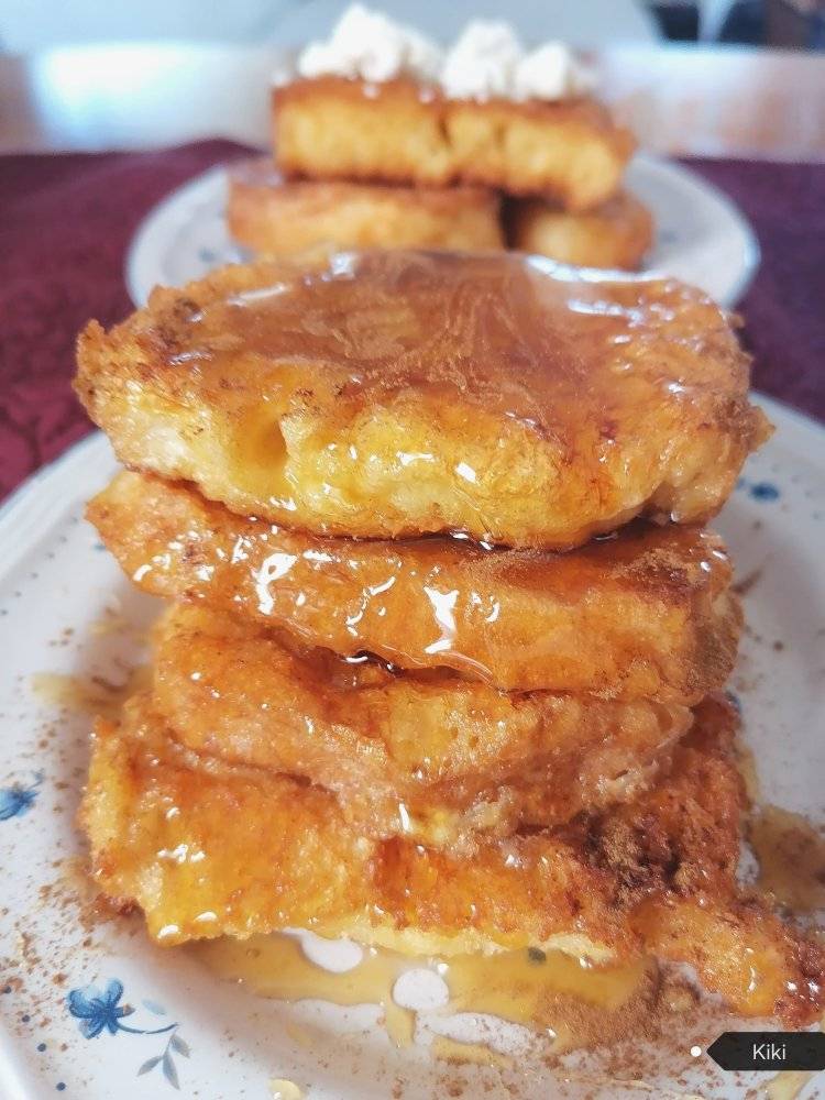 Μελωμένες τραγανές αυγόφετες για πρωινό