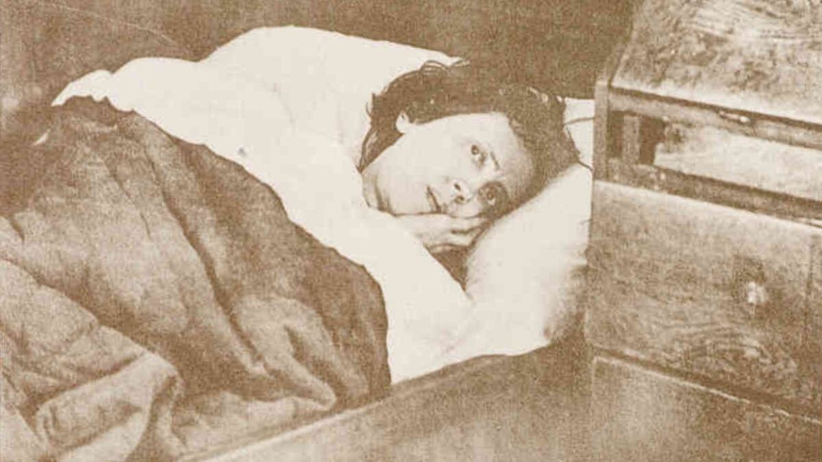 Η μυστηριώδης ιστορία της γυναίκας που έπεσε για ύπνο και ξύπνησε 32 χρόνια μετά χωρίς να έχει γεράσει