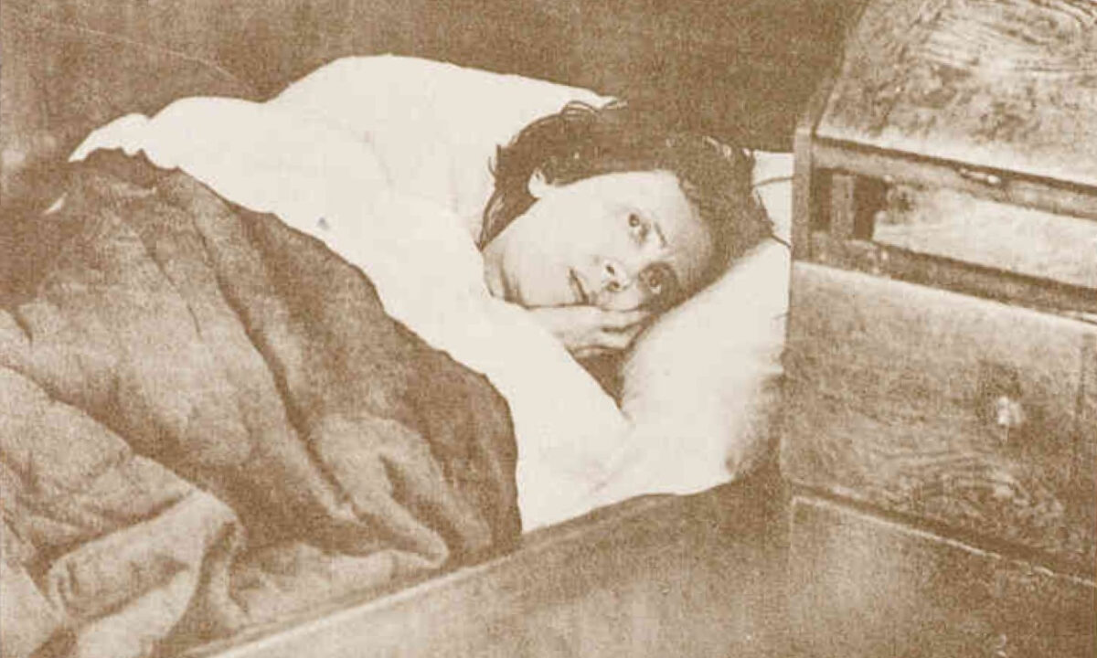 Η μυστηριώδης ιστορία της γυναίκας που έπεσε για ύπνο και ξύπνησε 32 χρόνια μετά χωρίς να έχει γεράσει