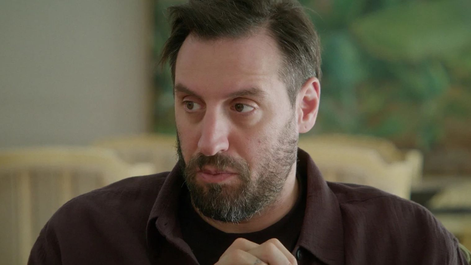 Να μ’ αγαπάς: Ο Μάκης γίνεται ζευγάρι με τη Θεανώ και χωρίζει τη Στυλιανή