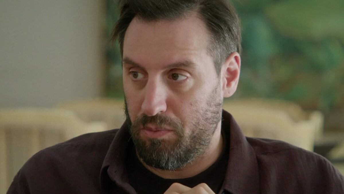 Να μ’ αγαπάς: Ο Μάκης γίνεται ζευγάρι με τη Θεανώ και χωρίζει τη Στυλιανή