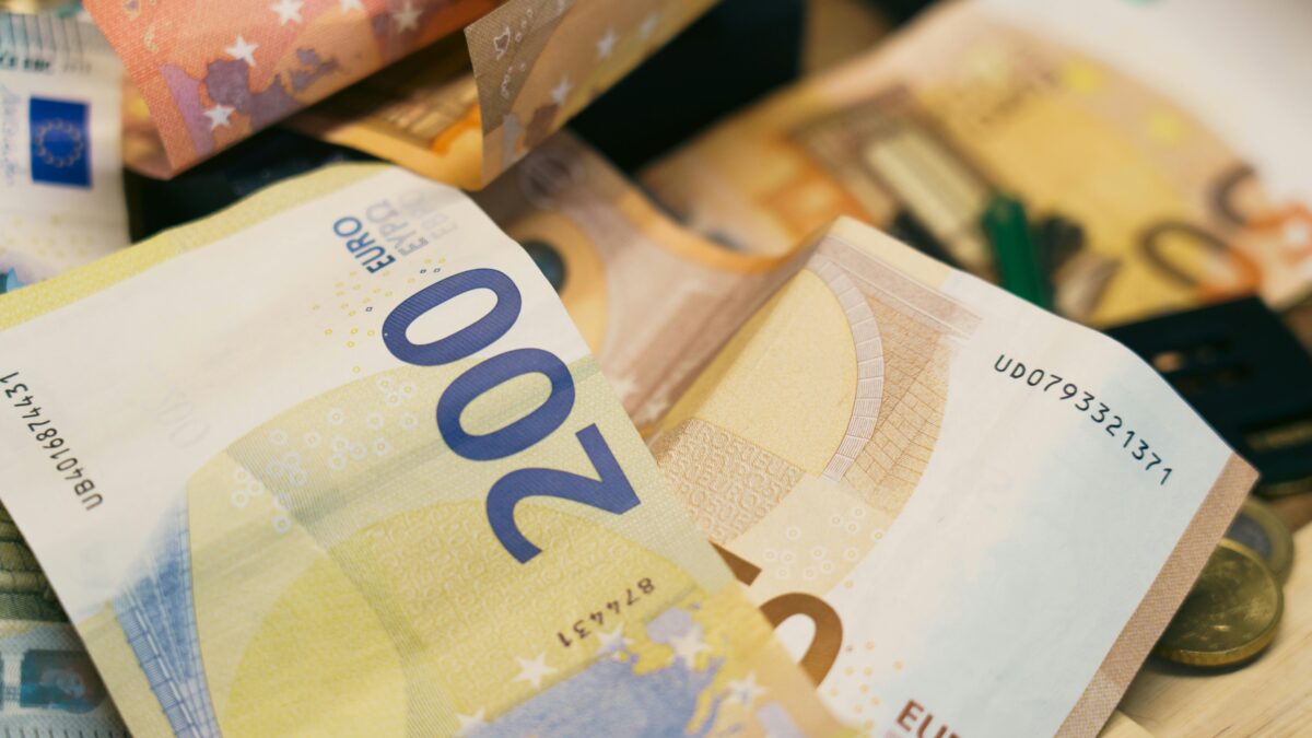 Νέο πρόγραμμα επιχορήγησης έως 36.000 ευρώ: Ποιοι είναι οι δικαιούχοι και πότε ανοίγουν οι αιτήσεις