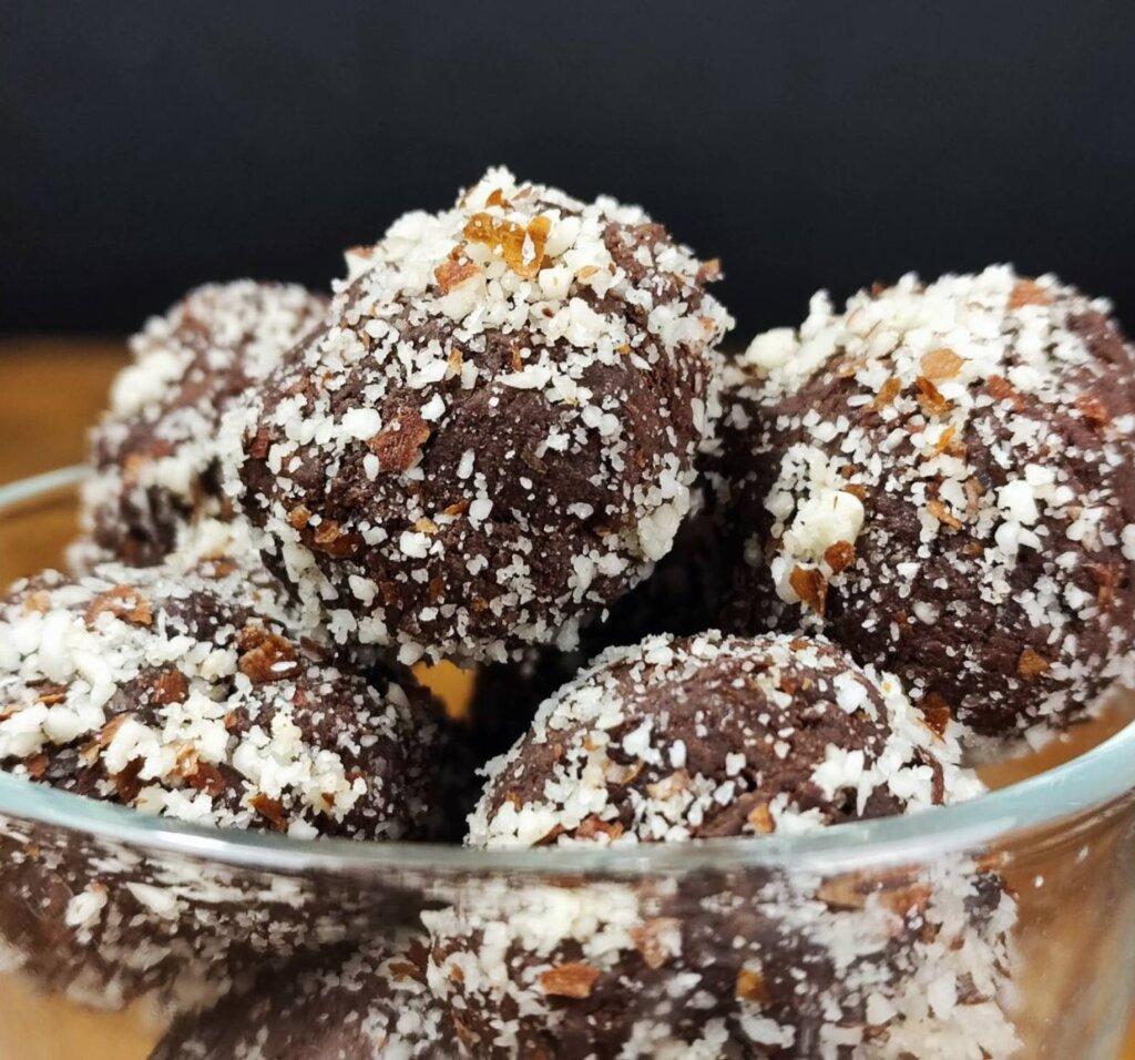 Νηστίσιμα γλυκά για τη Μεγάλη Εβδομάδα- 25 συνταγές από χαλβά, γαλακτομπούρεκο και κέικ μέχρι μπισκοτόγλυκα