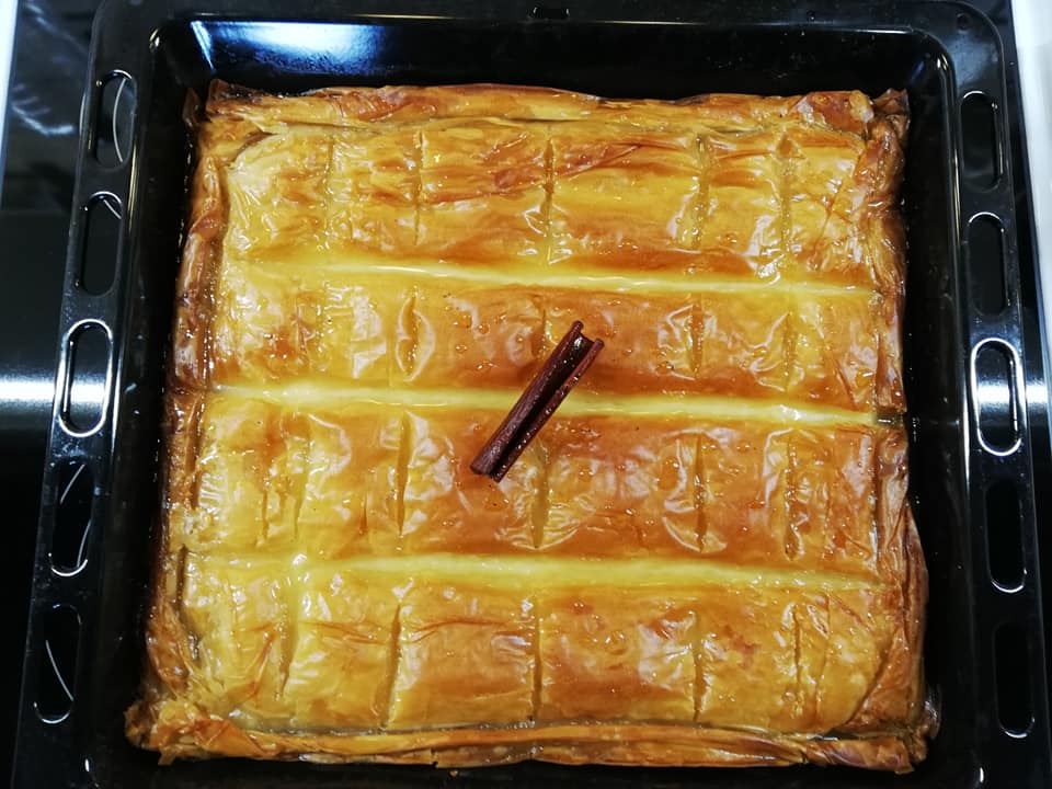 Νηστίσιμα γλυκά για τη Μεγάλη Εβδομάδα- 25 συνταγές από χαλβά, γαλακτομπούρεκο και κέικ μέχρι μπισκοτόγλυκα