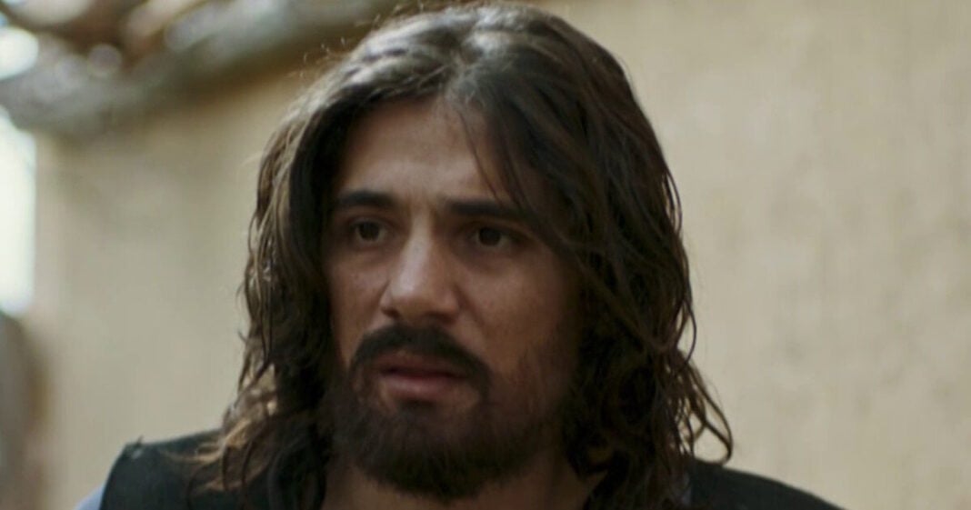 Οι Αθώοι: Ο Γιάννος λιθοβολείται από όλο το χωριό για τον φόνο του Αράθυμου