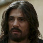 Οι Αθώοι: Ο Γιάννος λιθοβολείται από όλο το χωριό για τον φόνο του Αράθυμου