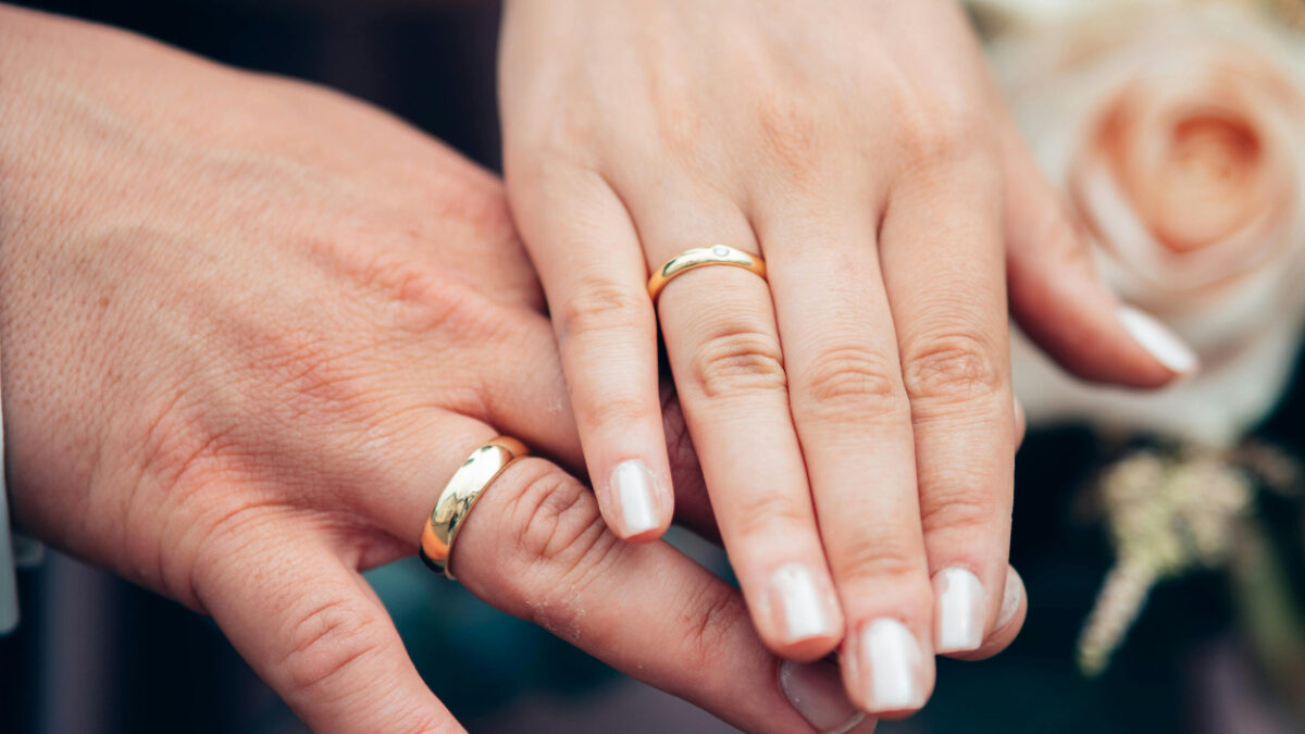 Οι παντρεμένοι ή οι ελεύθεροι εμφανίζουν υψηλότερα ποσοστά καρκίνου; Νέα μελέτη μας δίνει την απάντηση