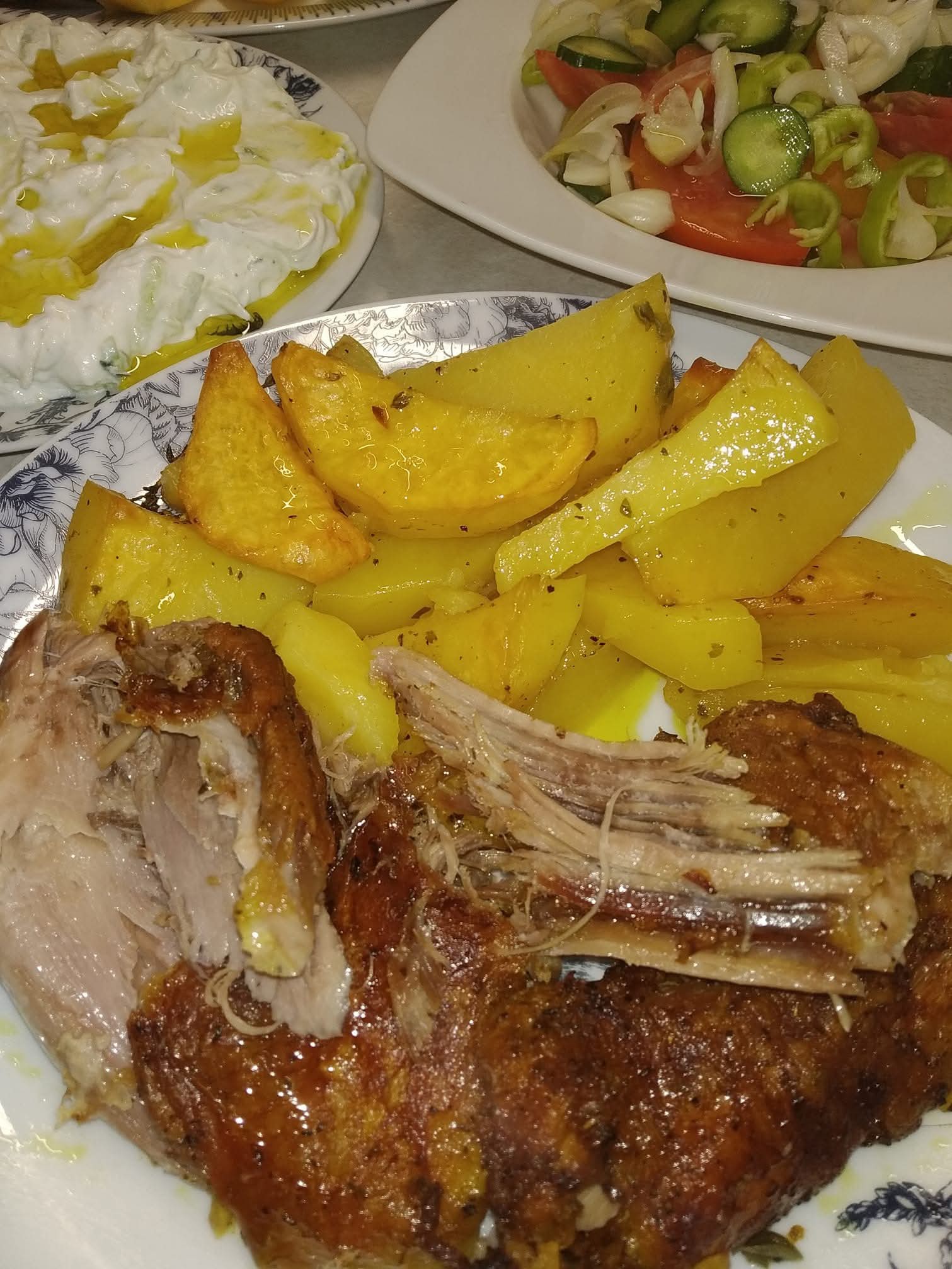 Πασχαλινό κατσικάκι με πατάτες φούρνου και τη πιο εύκολη και γρήγορη μαρινάδα