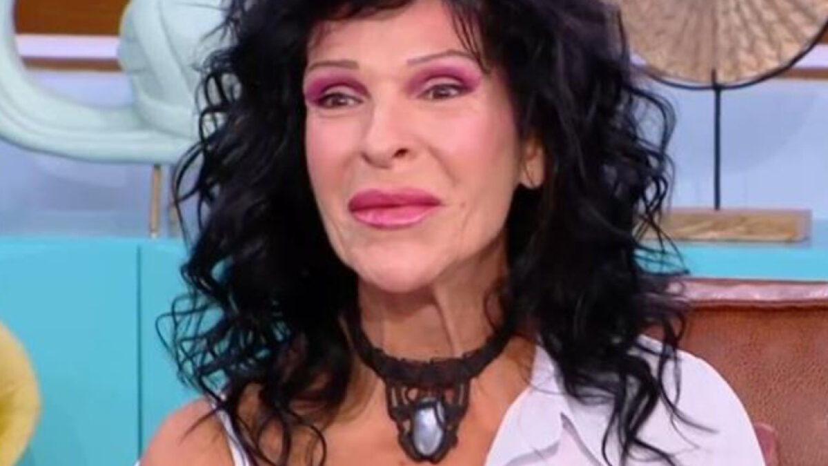 Πέθαναν τη Σοφία Βόσσου: Τα fake news και η έξαλλη αντίδραση της - «Ξετσίπωτοι, φτου σας!» (Βίντεο)