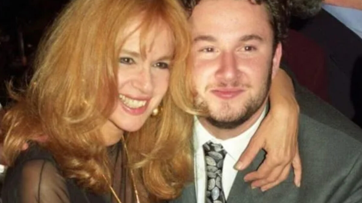 Πόλεμος στην οικογένεια της Αλίκης Βουγιουκλάκη- Ο γιος της σκέφτεται να κινηθεί νομικά