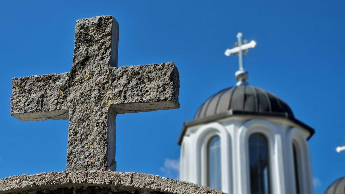 Πότε πρέπει να κάνουμε τον σταυρό μας στην εκκλησία;