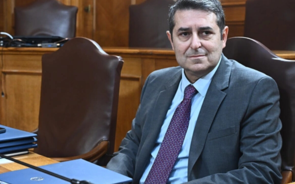 Σε κρίσιμη κατάσταση στη ΜΕΘ ο ο υφυπουργός παρά τω πρωθυπουργώ Γιώργος Μυλωνάκης!