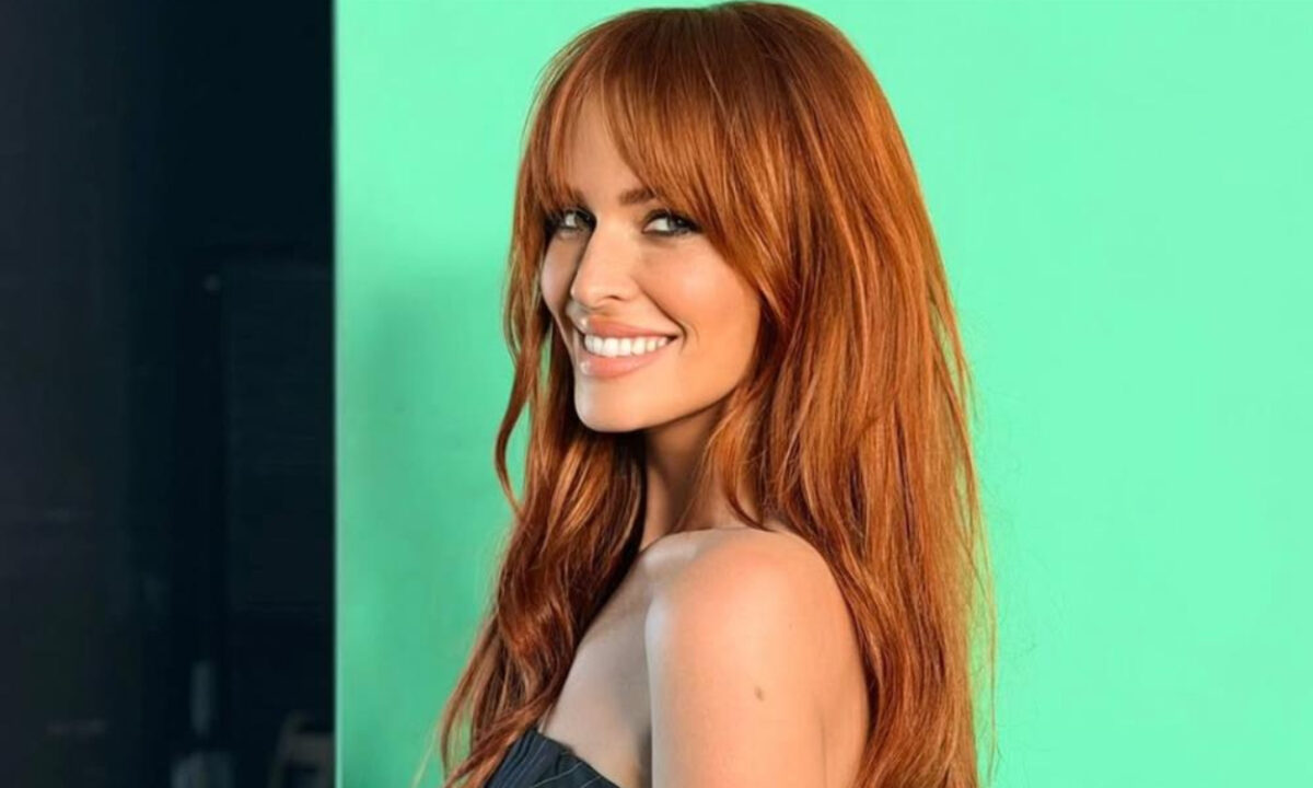 Σίσσυ Χρηστίδου: Εισέβαλε άβαφη στο πλατό της Φαίης Σκορδά και μας άφησε άφωνους με την φυσική ομορφιά της (Βίντεο)