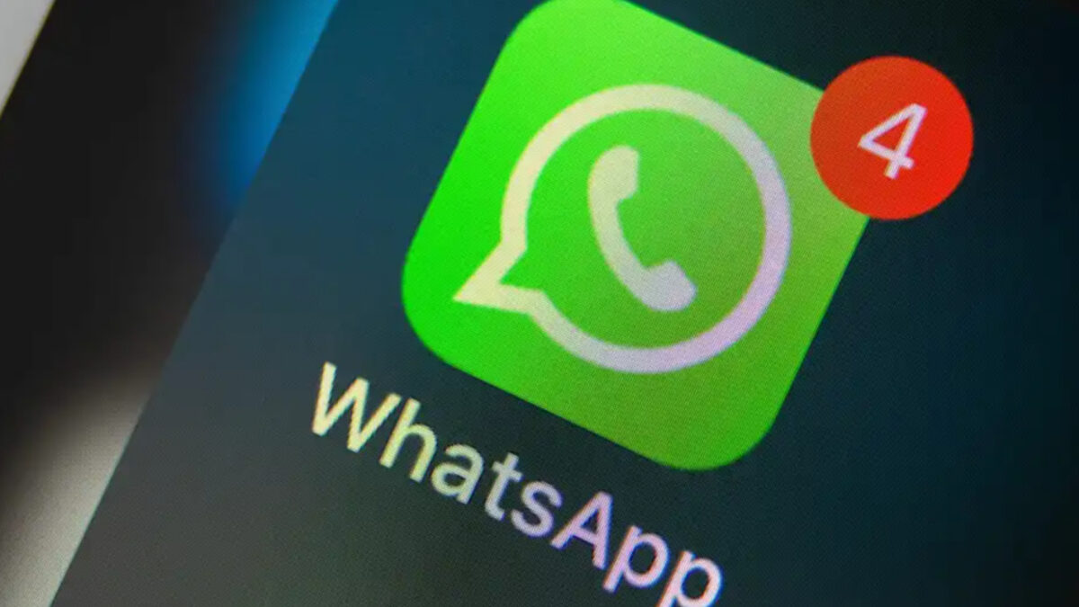 Σκάνδαλο με καταγγελίες για το WhatsApp: Διαβάζει τα μηνύματα που στέλνουμε και τα μοιράζεται