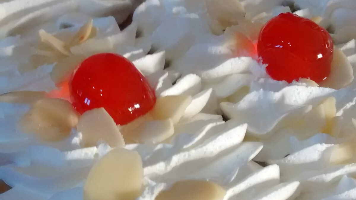 Σπέσιαλ μπισκοτόγλυκο με καραμέλα και μπανάνα