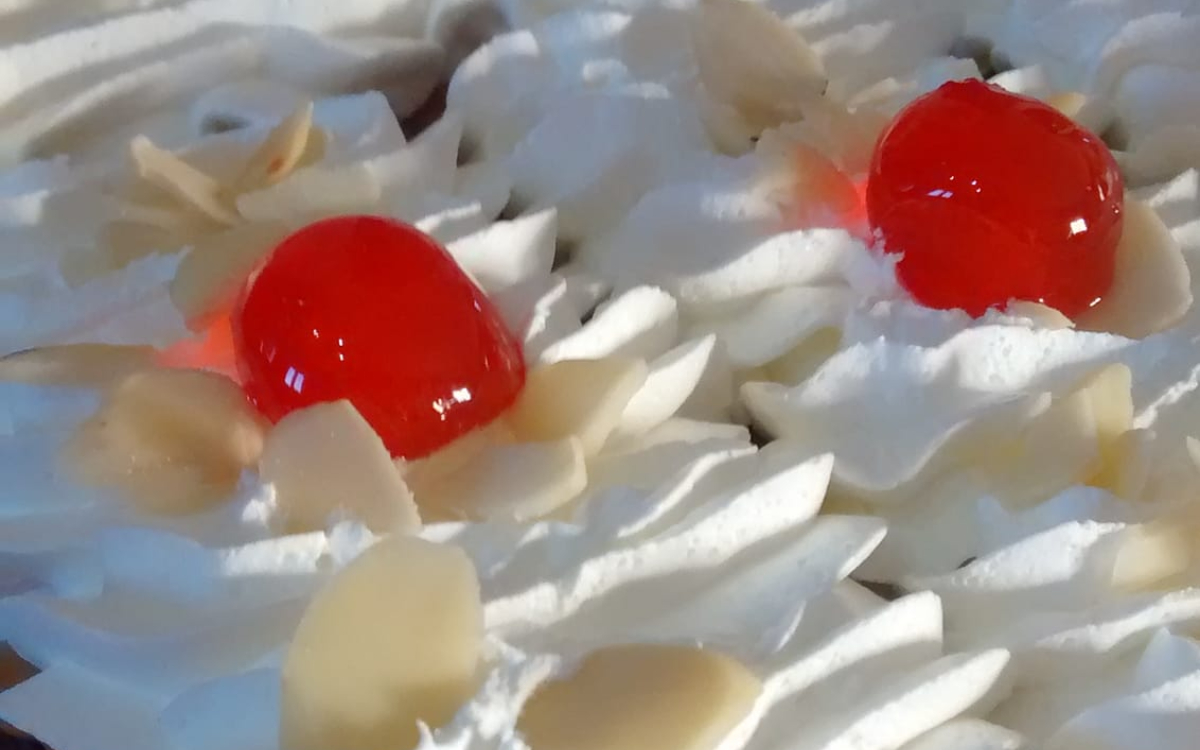 Σπέσιαλ μπισκοτόγλυκο με καραμέλα και μπανάνα