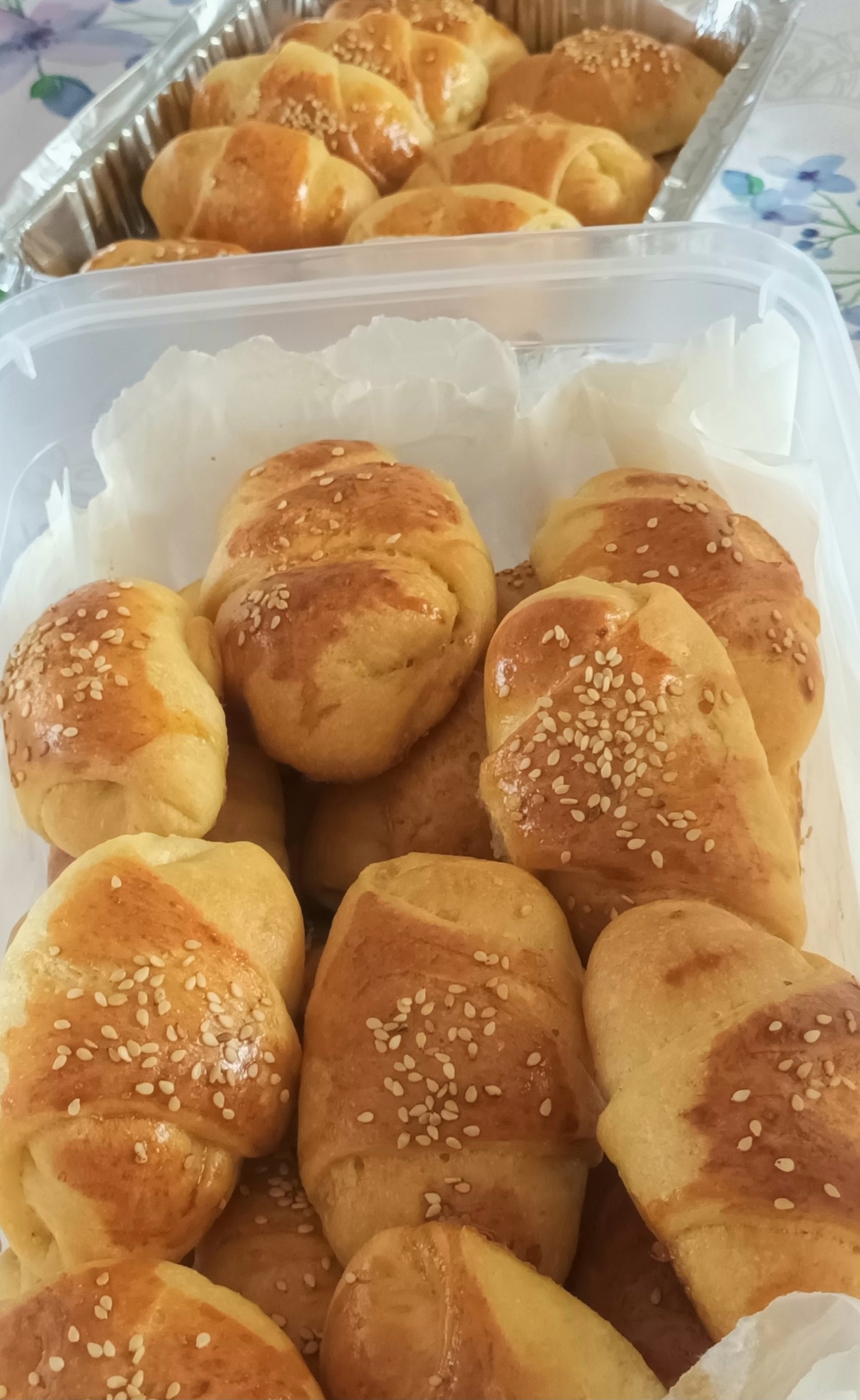 Τα πιο αφράτα και πετυχημένα τυροπιτάκια με φέτα ανθότυρο και γραβιέρα