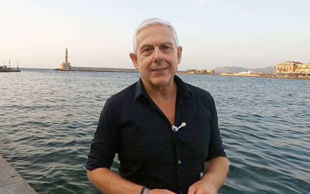 Τάσος Δούσης: «Πώς ήρθες έτσι στον επιτάφιο μωρή μαλ…»- Η σκηνή bullying που τον εξόργισε