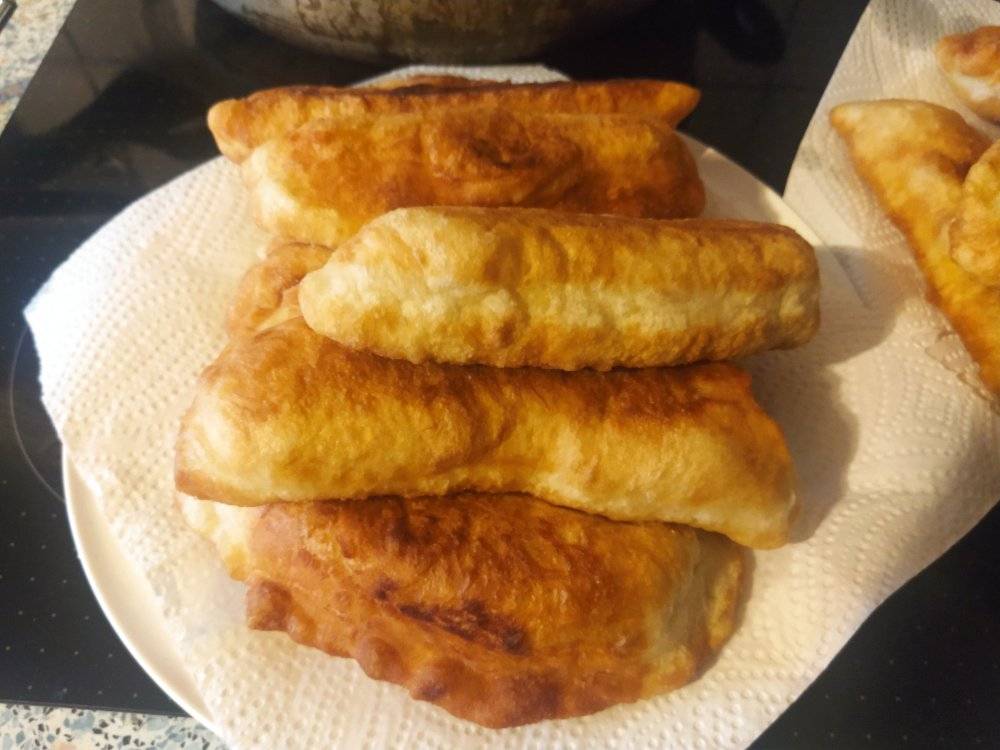 Τηγανοκουλούρες με φέτα και ζαμπόν για κολατσιό