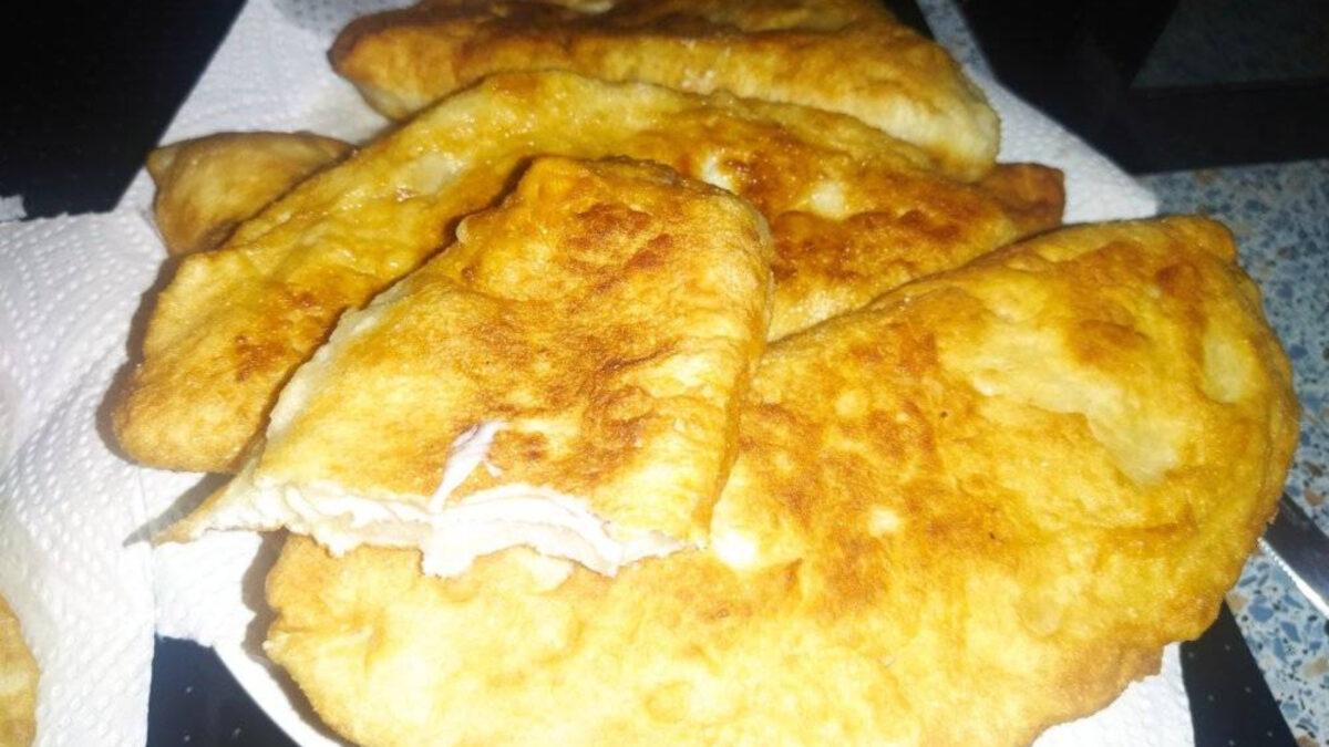 Τηγανοκουλούρες με φέτα και ζαμπόν για κολατσιό