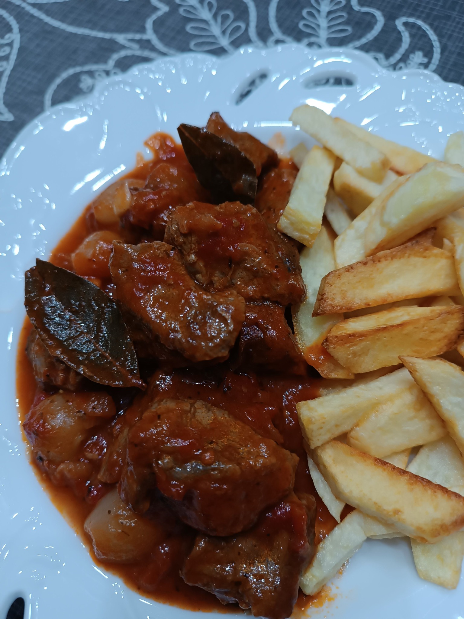 Το μερακλήδικο μεσημεριανό της Κυριακής: Τας κεμπάπ με τηγανιτές πατάτες