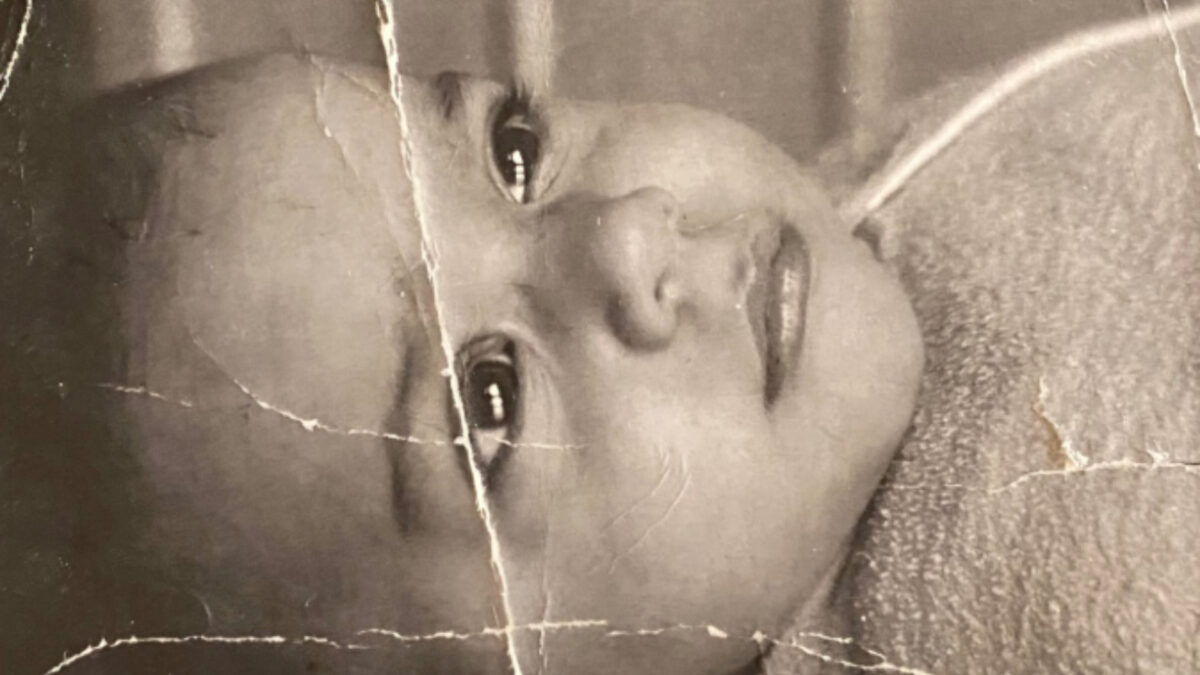 Το μωρό της φωτογραφίας είναι σήμερα πασίγνωστη ηθοποιός και έχει γενέθλια- Την αναγνωρίζετε;