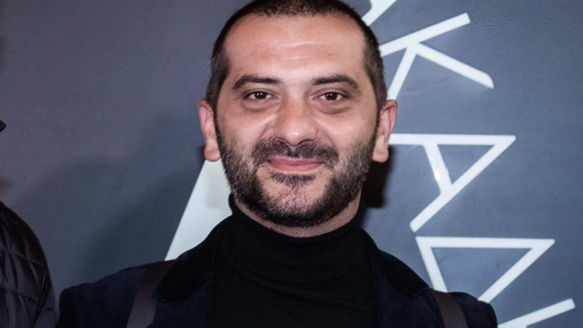 Το μυστικό υλικό του Λεωνίδα Κουτσόπουλου για να ψήσεις το καλύτερο Πασχαλινό αρνί που σίγουρα δε πάει ο νους σου