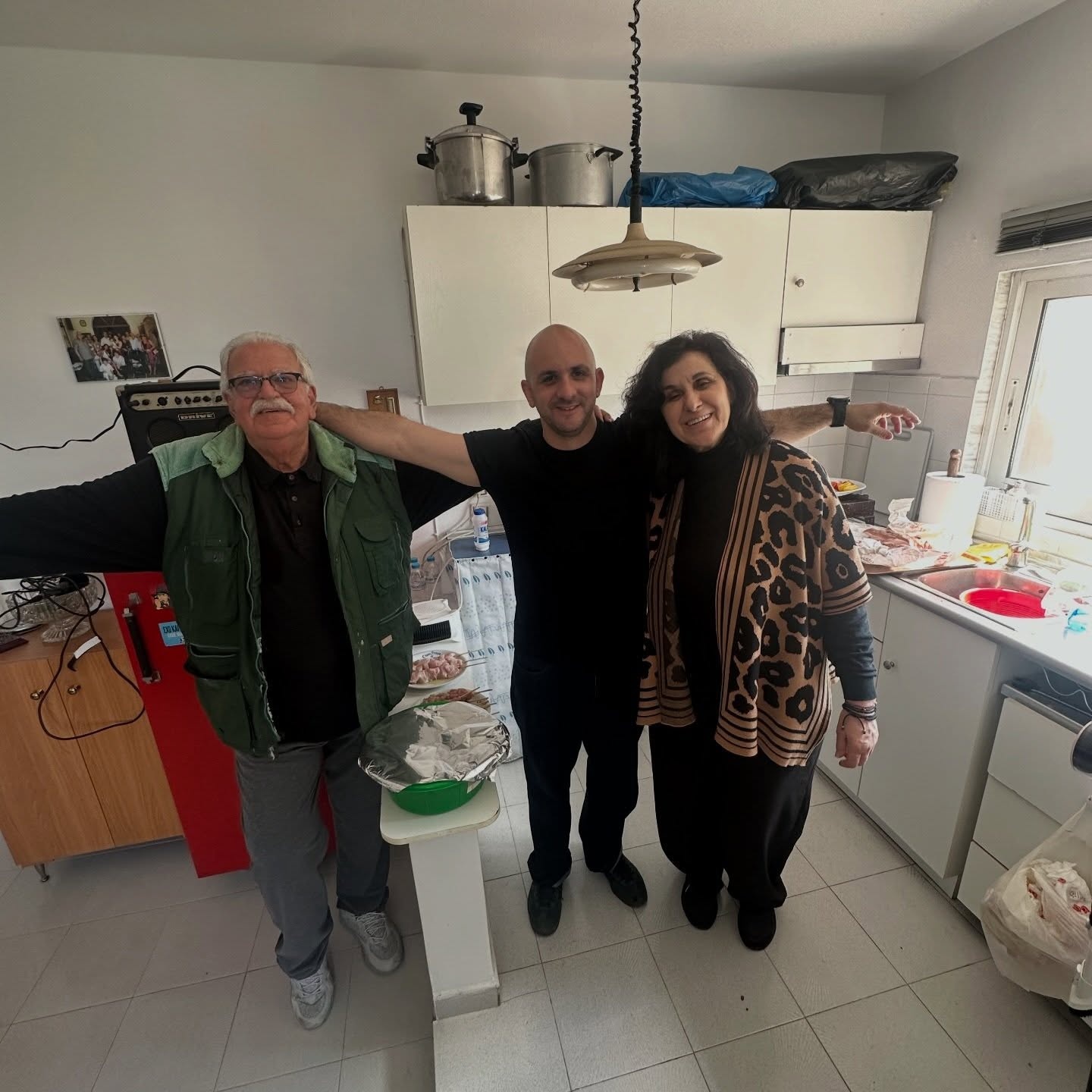 Το παραδοσιακό Πάσχα της Ελένης Χατζίδου και του Ετεοκλή Παύλου και η δημόσια εξομολόγηση