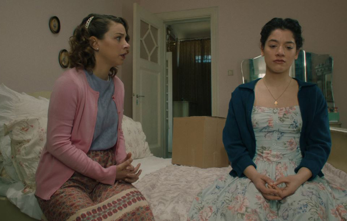 Το Σπίτι Δίπλα στο Ποτάμι: Η Ιουλία ψυχορραγεί από το χτικιό στα χέρια της Μαριέττας