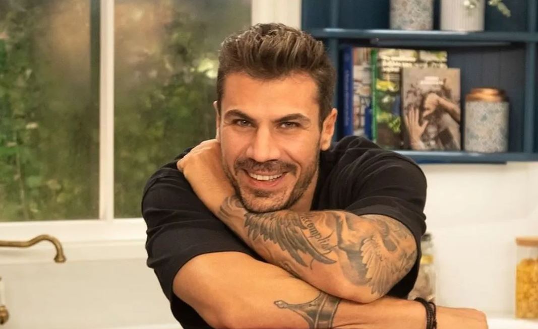 Λίγοι το θυμούνται αλλά ο Σταύρος Φλώρος έκανε εκπομπή με τον Άκη Πετρετζίκη (βίντεο)
