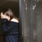 Όταν μέσα στη ρουτίνα χάνεις τον εαυτό σου: Οι μικρές πράξεις που σε επαναφέρουν σε εσένα και σου θυμίζουν το νόημα της ζωής