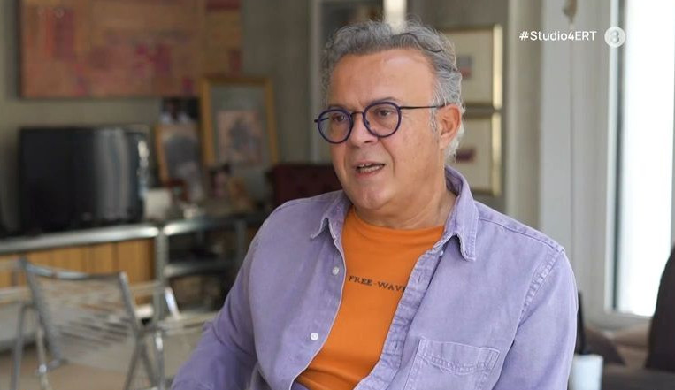 Το αγοράκι της φωτογραφίας είναι σήμερα διάσημος Έλληνας σκηνοθέτης και ηθοποιός- Τον αναγνωρίζετε;