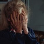 Ο άντρας μου με απατάει με την οικογενειακή μας φίλη και βρήκε αφορμή να πάει φέτος μαζί της διακοπές