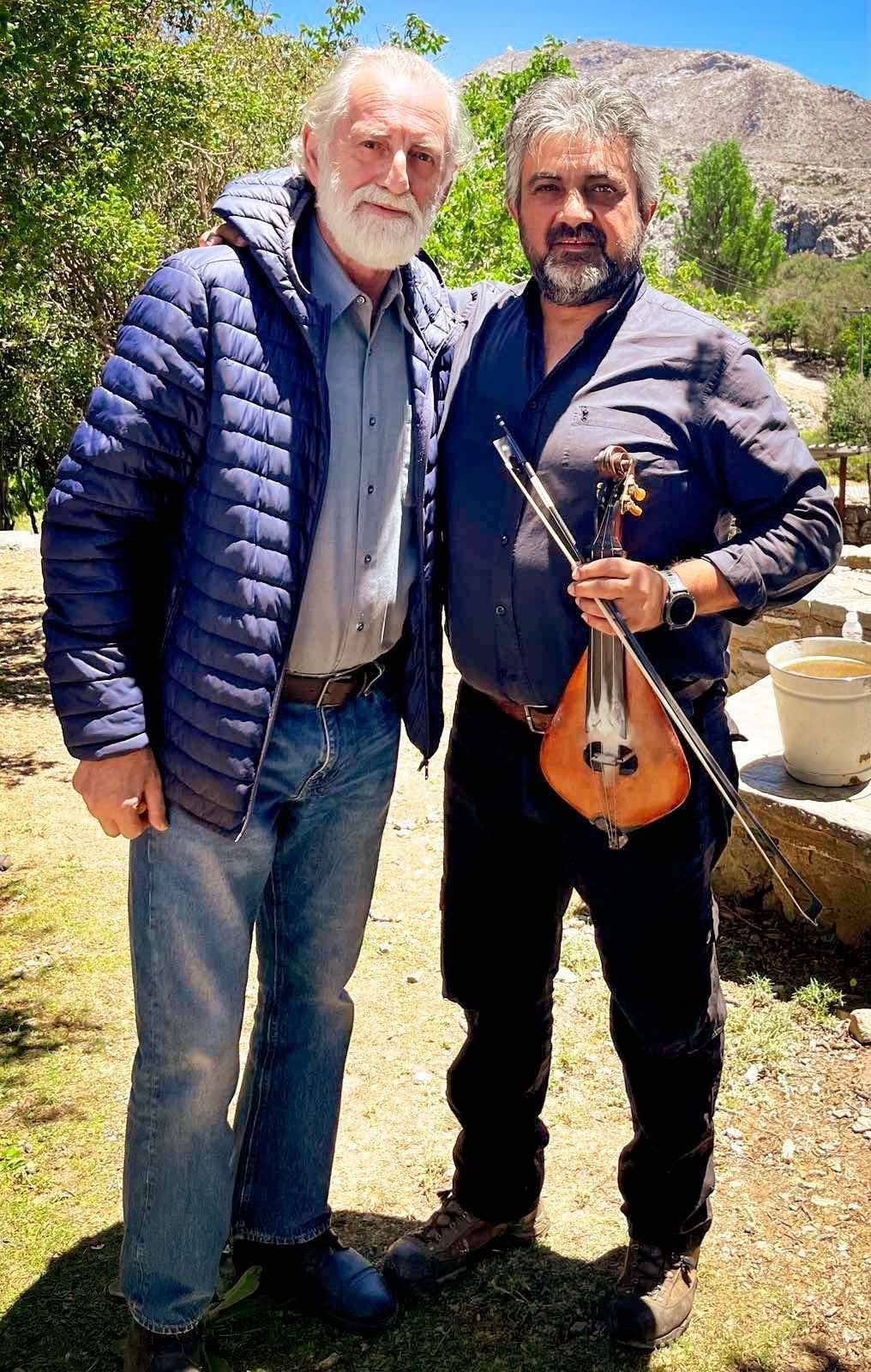 Δύο Μαύρα Πουκάμισα: Η βεντέτα που θα αιματοκυλήσει τη Κρήτη και τα αθώα θύματα στα πρώτα επεισόδια