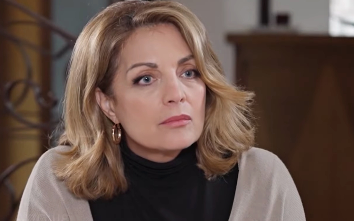 Η Γη της Ελιάς : Επιστρέφει ο μεγάλος έρωτας της Αθηνάς- Τον βλέπει σα φάντασμα μπροστά της