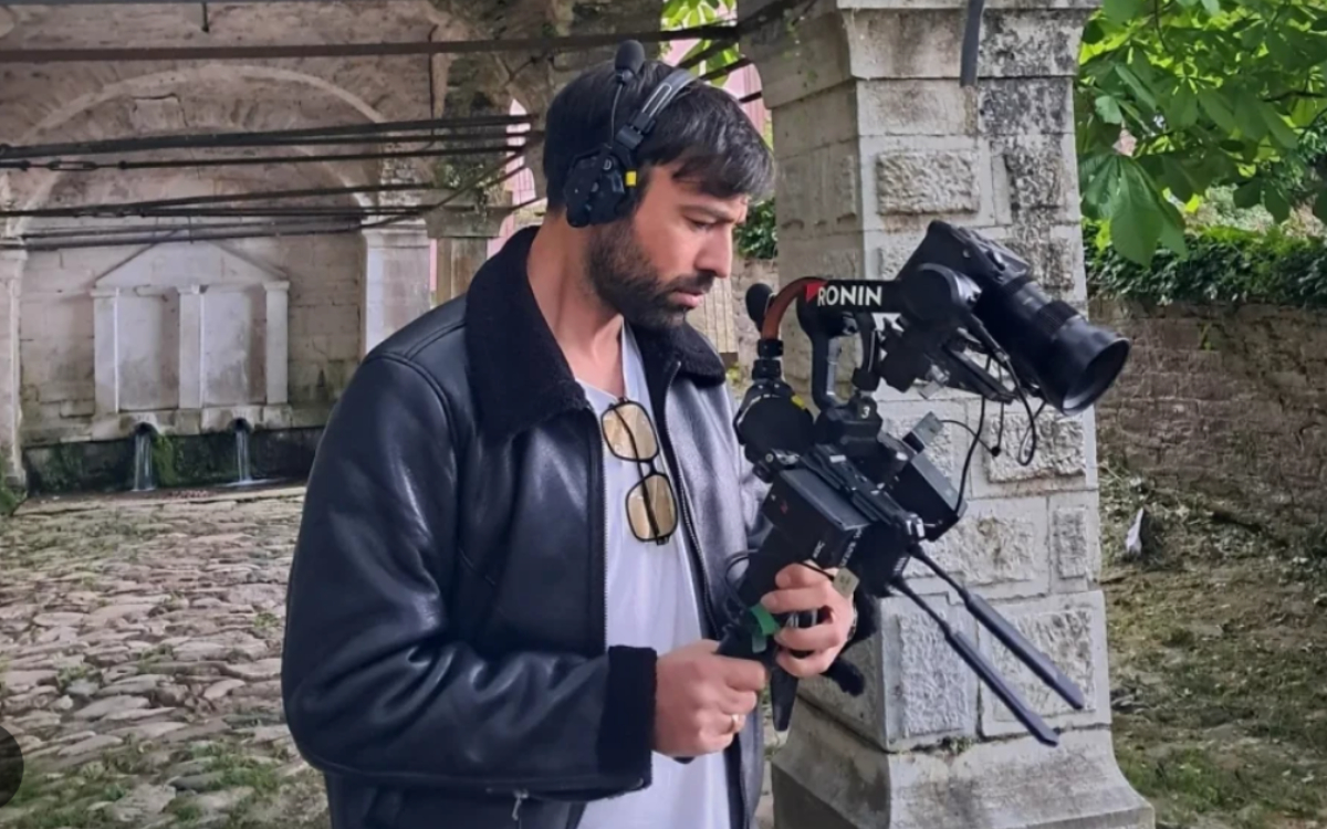 Μπλε Ώρες: Μοντέλο της Dolce & Gabbana στη νέα σειρά του Ανδρέα Γεωργίου
