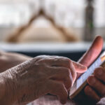 Νέα απάτη με SMS: Το μήνυμα που αδειάζει τους τραπεζικούς λογαριασμούς